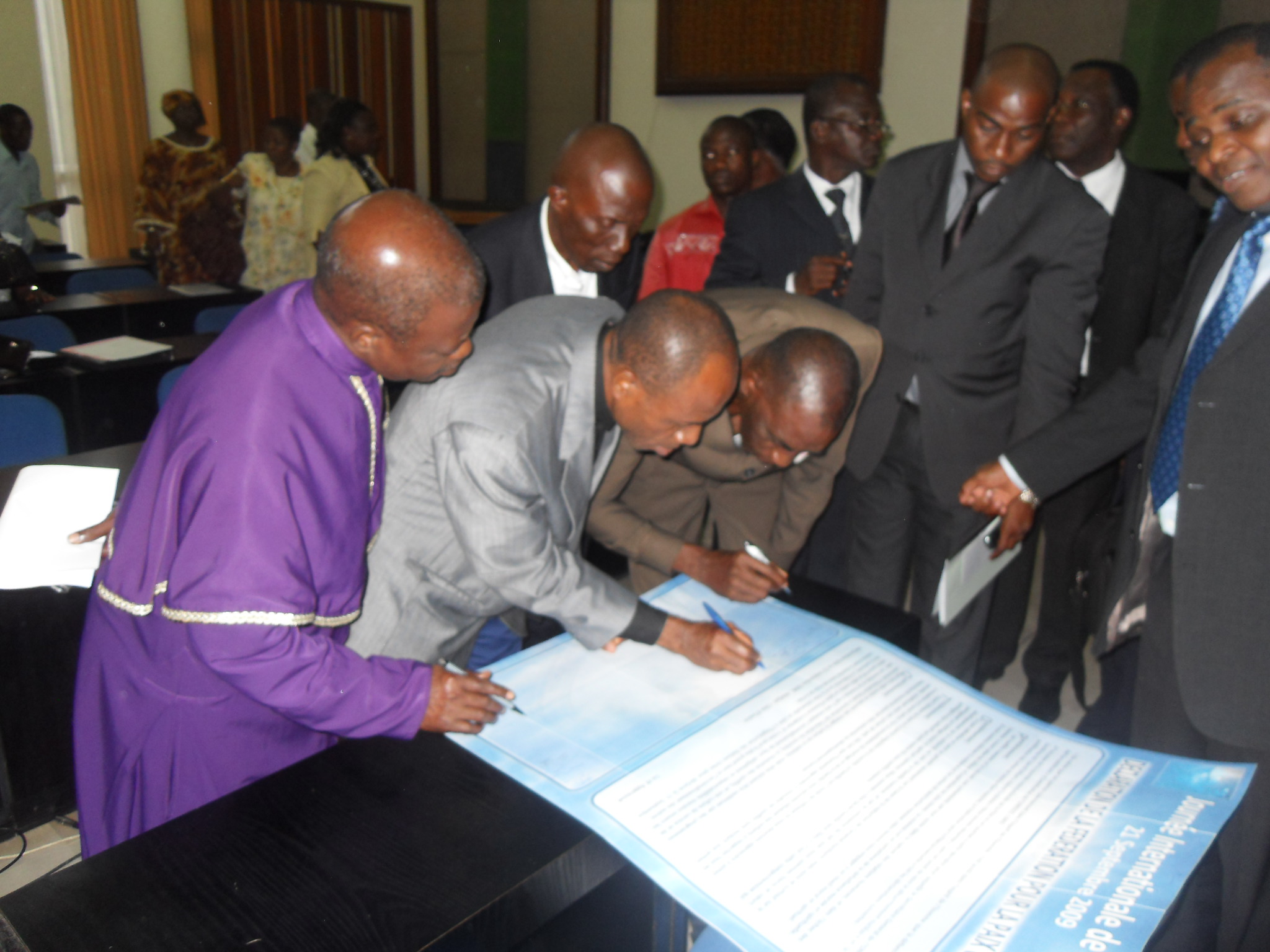 signing the declaration